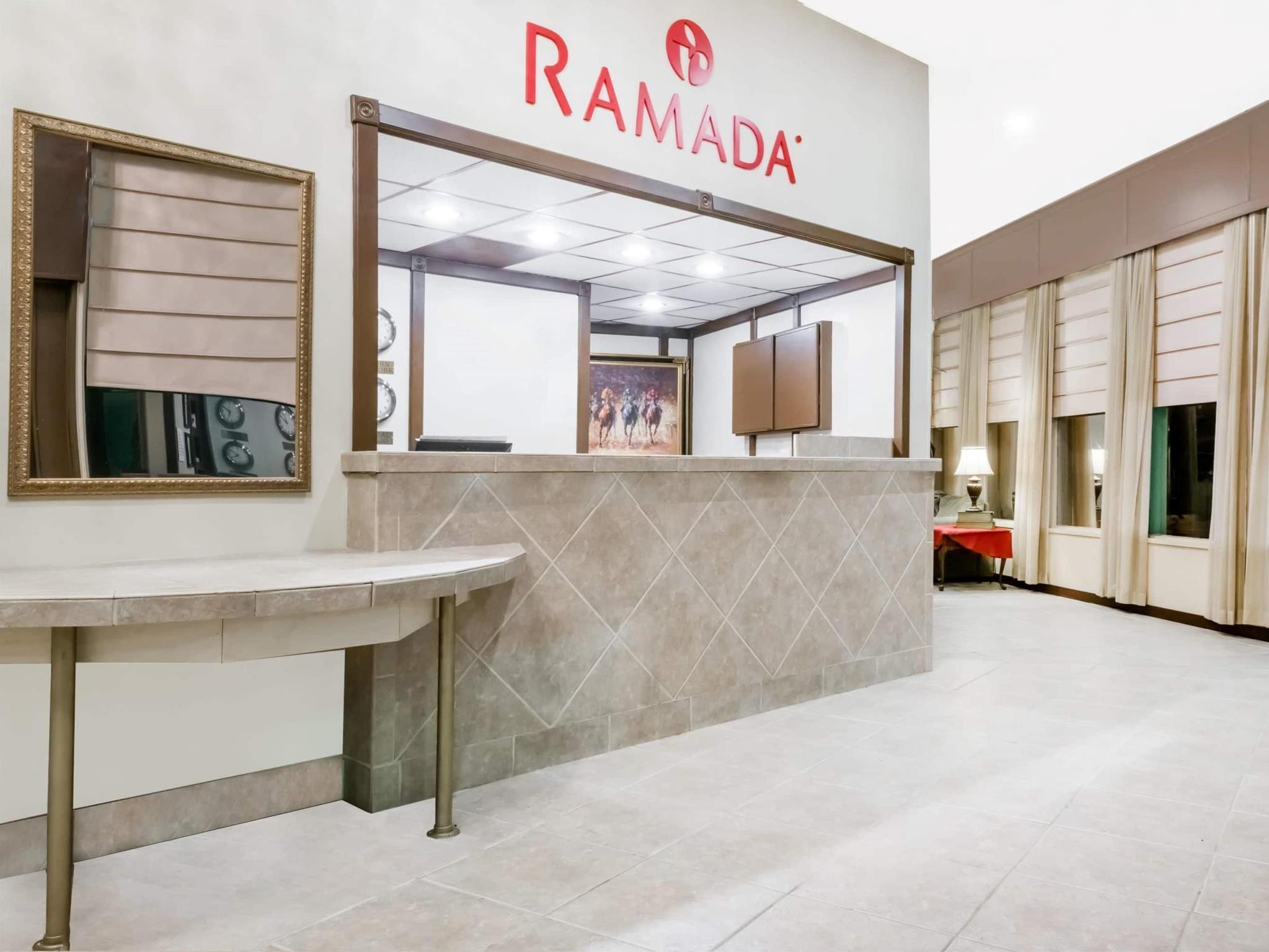 Ramada By Wyndham Lexington North Hotel & Conference Center Exterior photo